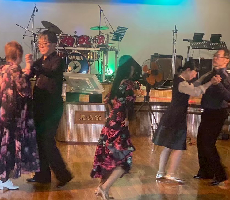 鹿鳴館で踊ろう