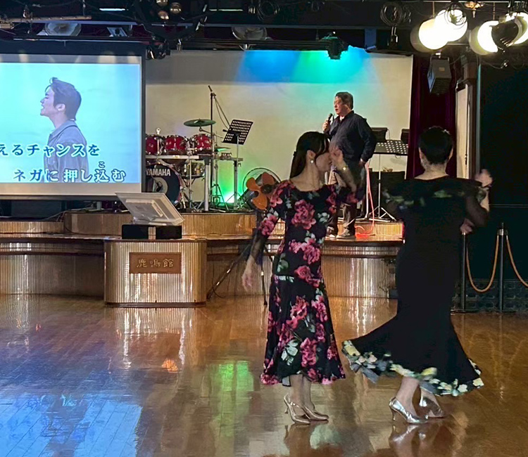 鹿鳴館で踊ろう